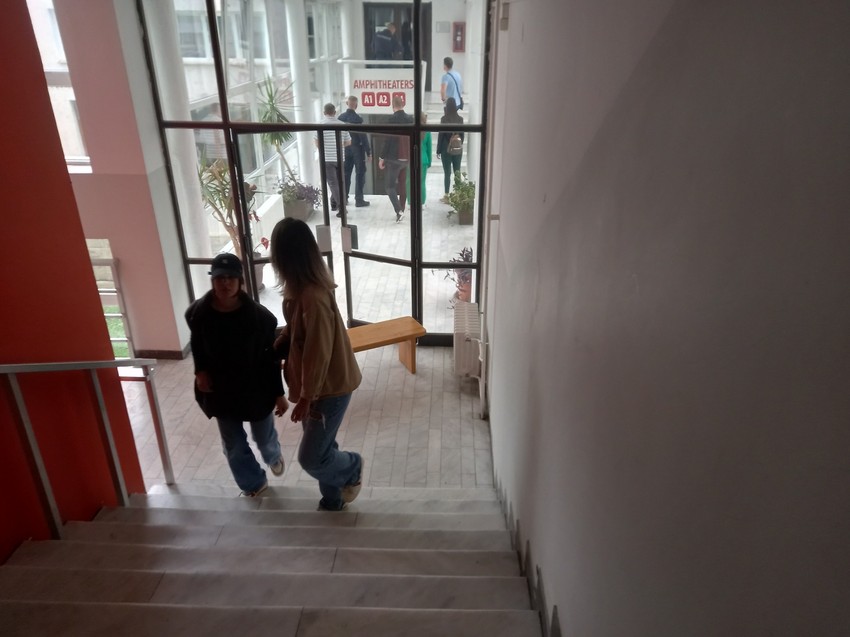 Mesto gde je devojka pala