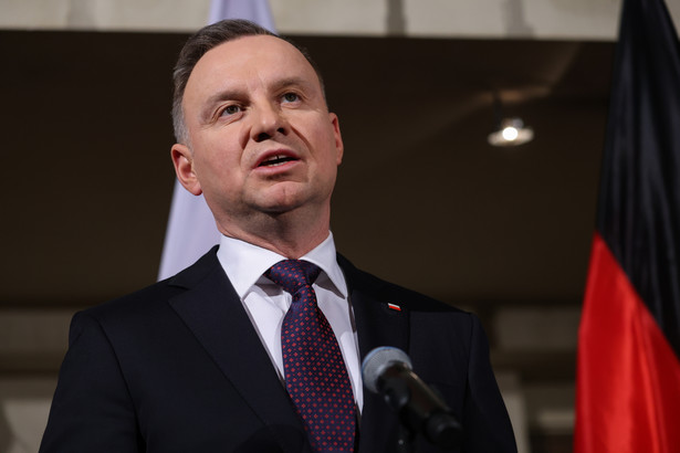 Prezydent Duda: Rozmawiałem z Bidenem o rozpoczęciu wspólnej produkcji militarnej np. amunicji