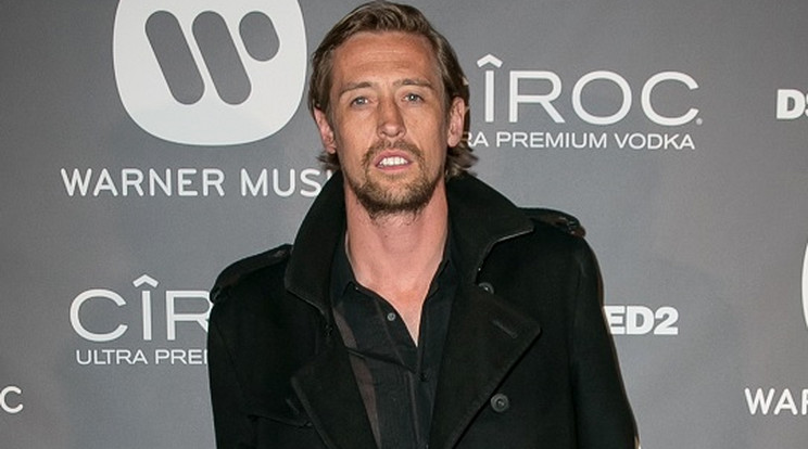 Peter Crouch hatalmasat bulizott a londoni O2 Aránában /Fotó: Nortfoto