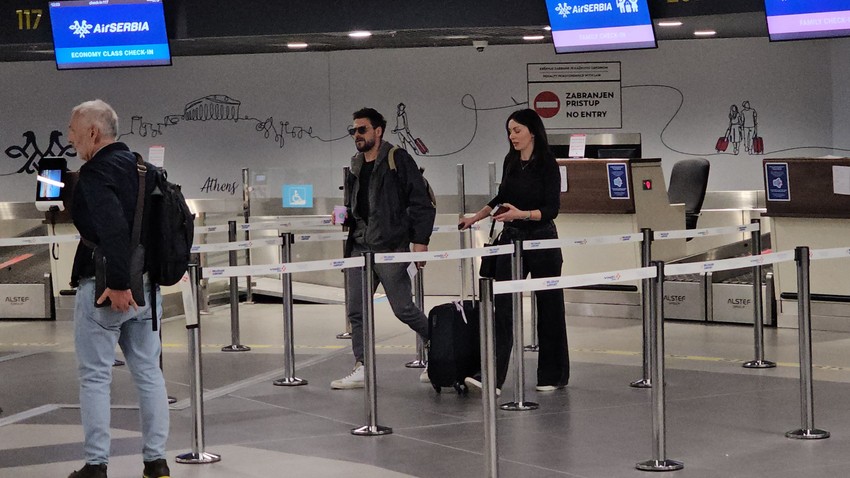 Sloboda Mićalović i Igor Đorđević na aerodromu