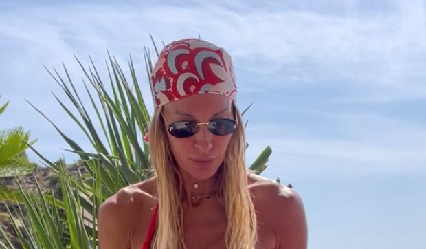 Sandra Kalinić mami uzdahe na plaži