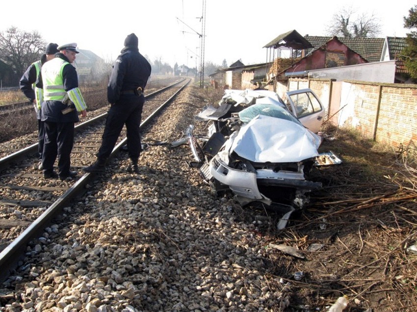 Strahovit udarac: Lokomotiva gurala „golf“ 80 metara