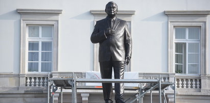 Pomnik Lecha Kaczyńskiego stanął w Warszawie