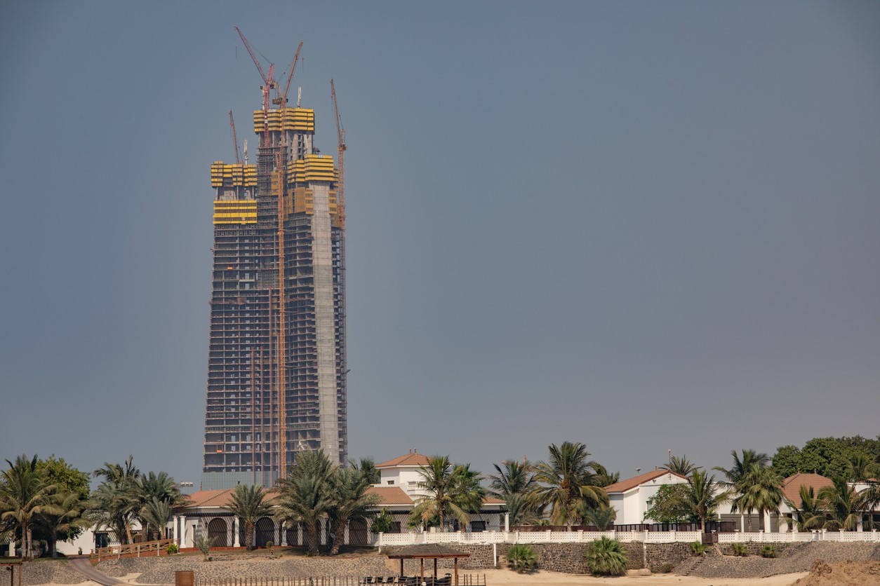 Jeddah Tower vo výstavbe v saudskoarabskej Džidde vo februári 2026. Budúci najvyšší mrakodrap sveta po obnovení stavebných prác rýchlo rastie a po dokončení má prekonať výšku jedného kilometra. (Ilustračný obrázok)