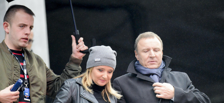 Paweł Gajewski w TVP zarobił miliony. Nazywano go "parasolem Jacka Kurskiego" [FOTO]