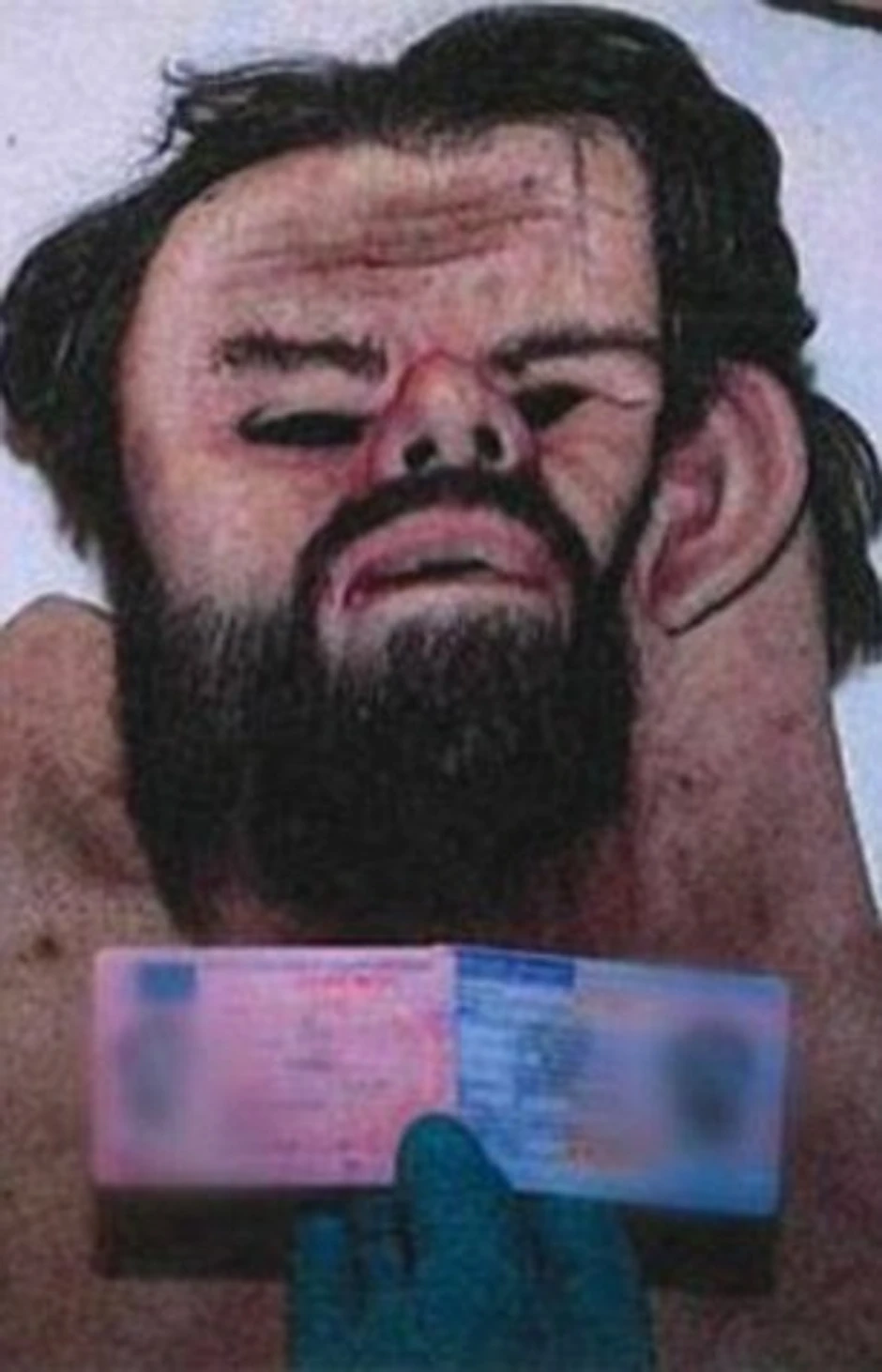 Policija je na licu mesta pronašla dve gumene maske, koje je tamničar hteo da iskoristi tokom puta od Stokholma do Kristianstada