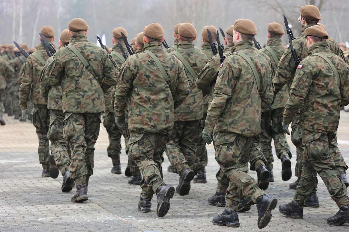 Ruszają szkolenia wojskowe dla chętnych. Można zarobić choćby ponad 6 tys. zł