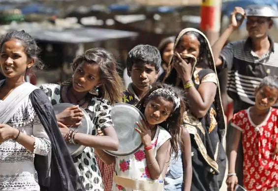 Studentka o życiu w Indiach podczas epidemii koronawirusa. "Tłumy wyszły na ulice klaskać dla medyków"