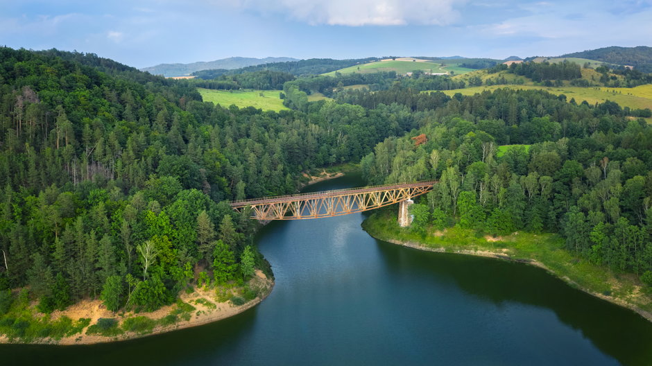 Most kolejowy nad Jeziorem Pilchowickim