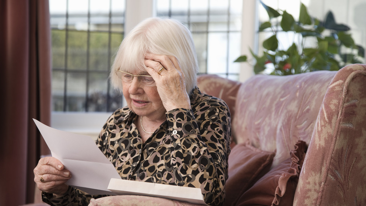 98-letnia kobieta z Wielkiej Brytanii napisała do swojego banku list, w którym w ironiczny sposób wyraziła opinię na temat jego działalności. Zawarła w nim wiele opinii, które podzielają chyba wszyscy korzystający z bankowych usług.