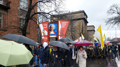 Szłam w "białym marszu papieskim". "Diabli właśnie tak działają"