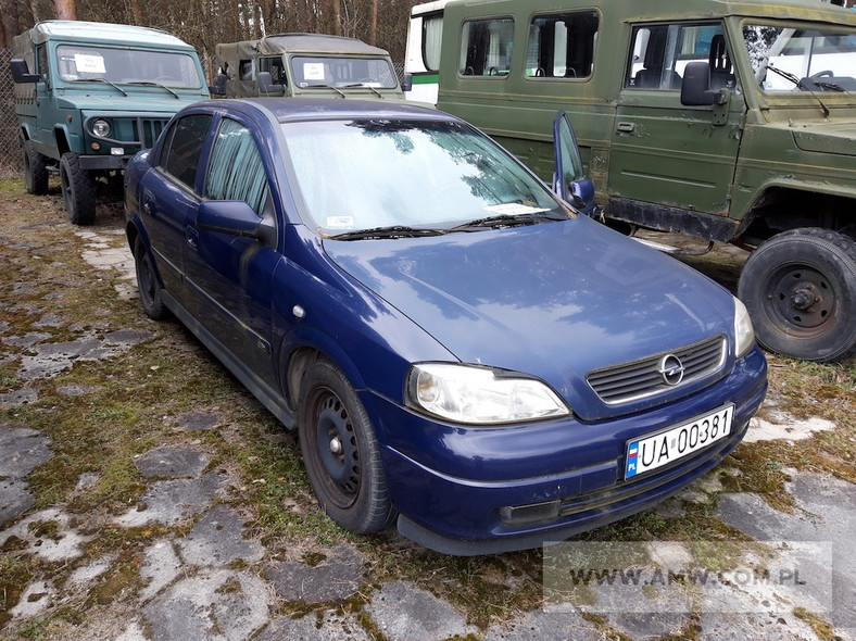 Samochód osobowy Opel Astra II 1.4: 2003 r.; 3 tys. zł