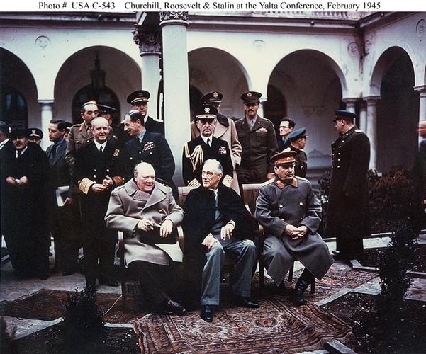 Stalin, Churchill i Roosvelt w Jalcie, 1945 rok