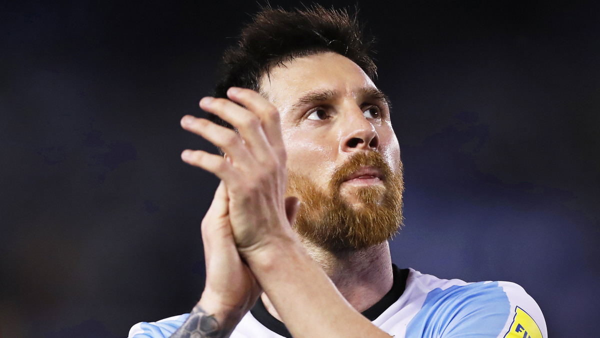 Klub hiszpańskiej ekstraklasy piłkarskiej FC Barcelona w oficjalnym oświadczeniu opublikowanym po zawieszeniu przez FIFA Argentyńczyka Lionela Messiego wyraził "zdumienie i oburzenie" wysokością kary.