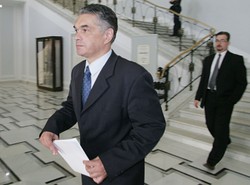 "Kurtyka wynosił tajne materiały"