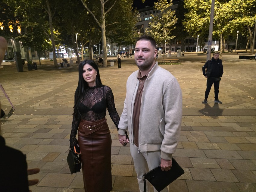 Poznati se sjatili na koncert Kaće Grujić: Zgodnoj ženi pevača se vidi brus