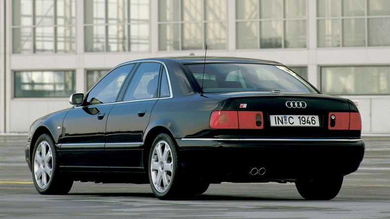 Audi S8 | D2 | 1999-2002