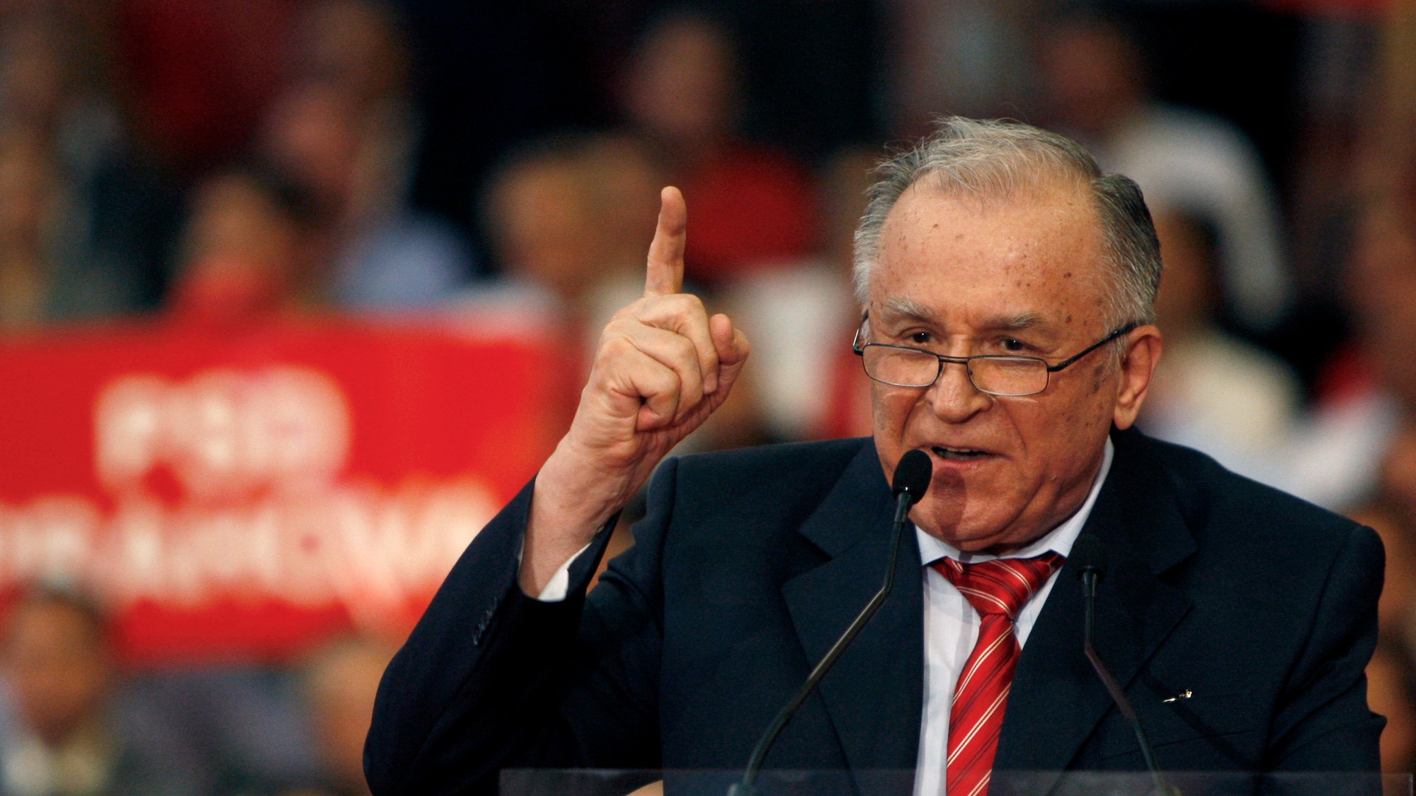 Exprezident Rumunska Ion Iliescu na snímke z roku 2009.