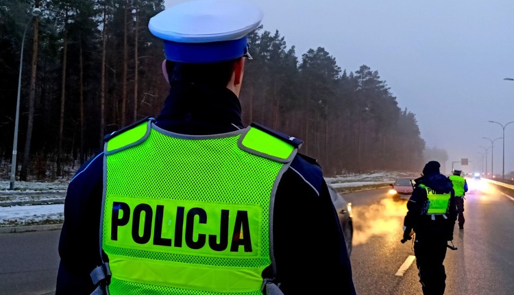 Koniec zakazu wyprzedzania. Decyzja zapadła. Rząd zmienia zasady