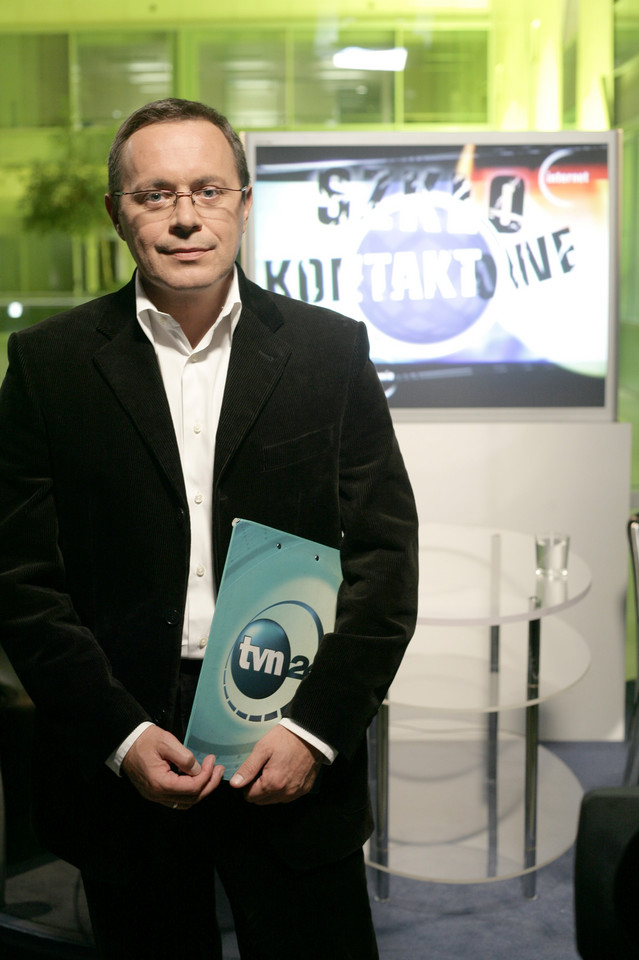 Tomasz Sianecki  prowadził "Fakty" TVN w latach  1998-2000