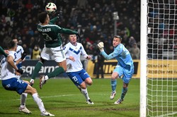 Legia ukarana za minimalizm. Pankov i Kobylak sprezentowali gole Stali