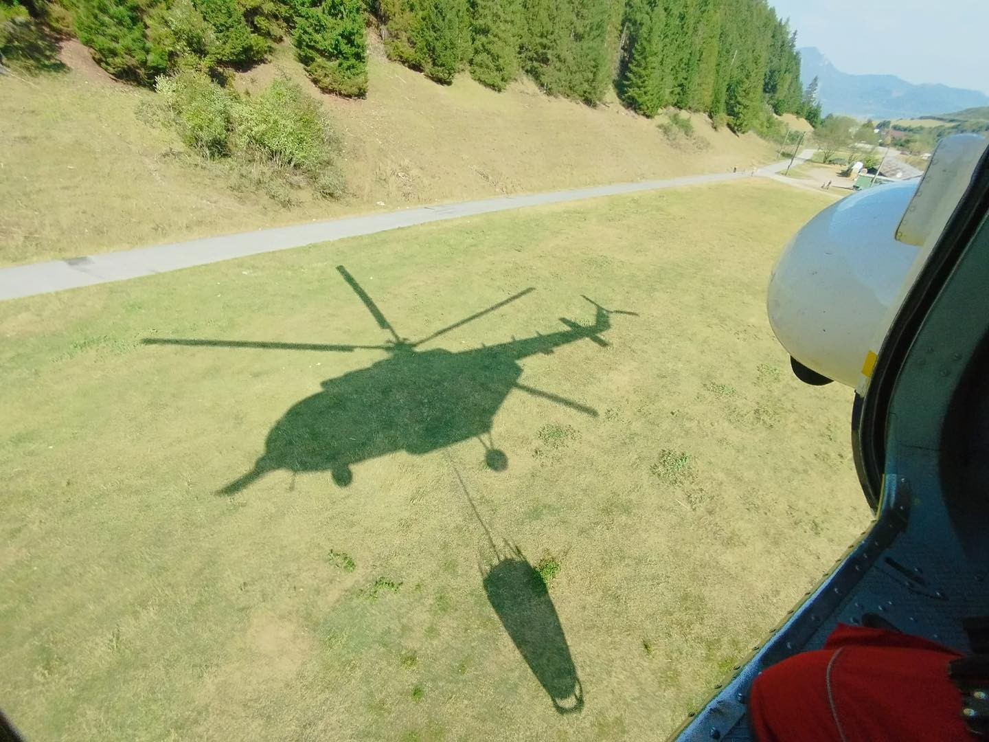 Hasenie požiaru v Ludrovskej doline.