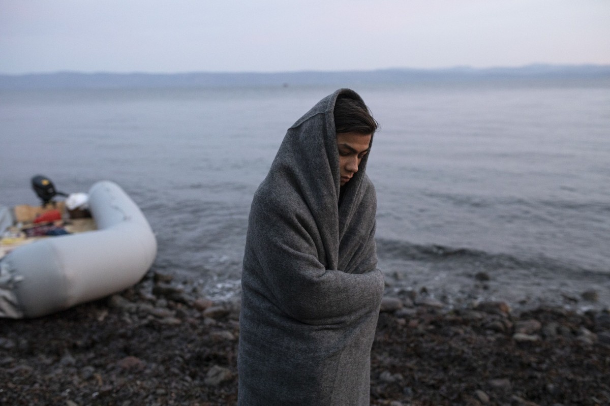 Pakt migracyjny: PO milczy w kampanii, PiS alarmuje – polityczna burza wokół migracji