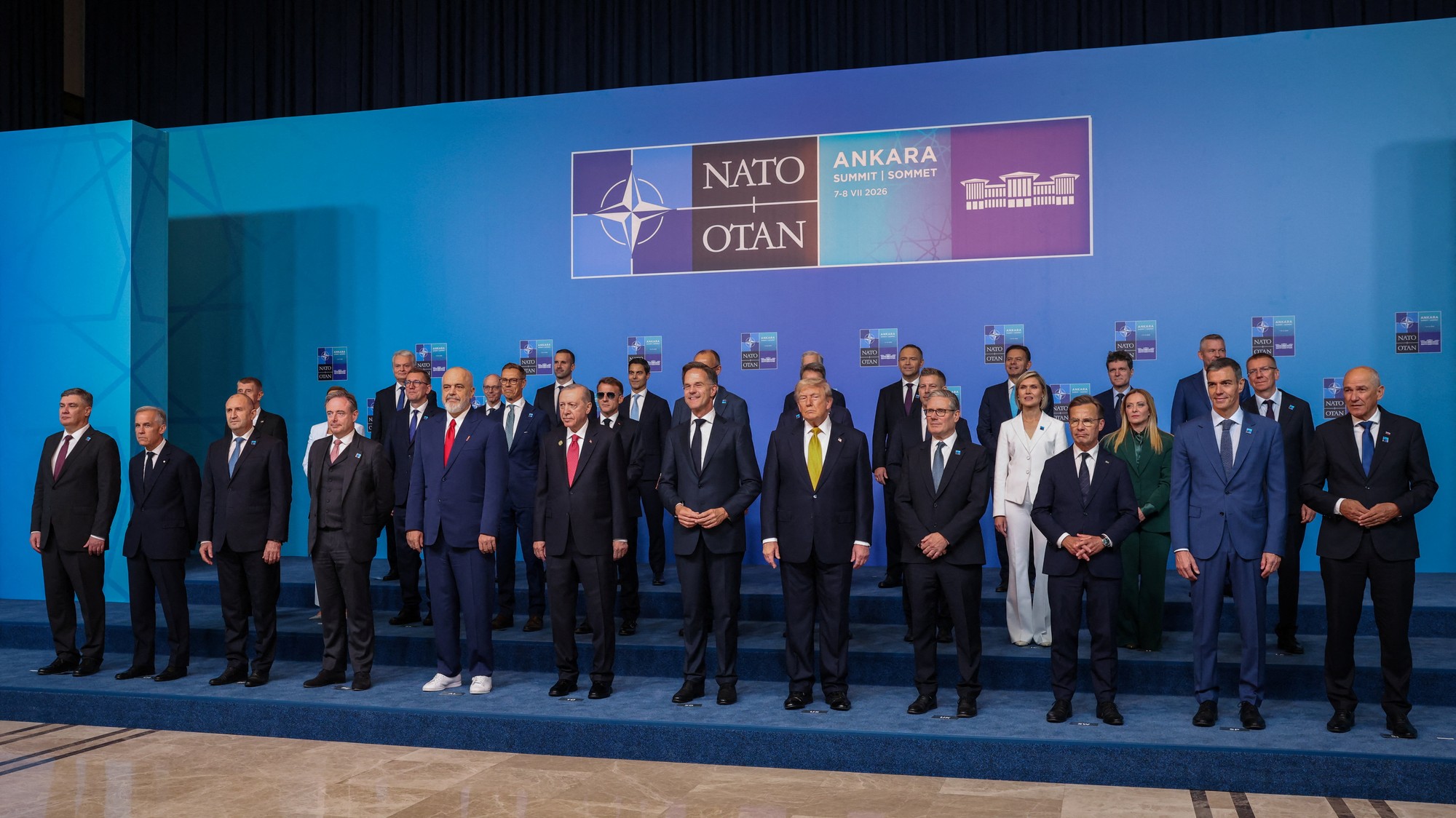 Samit lídrov NATO v tureckej Ankare.