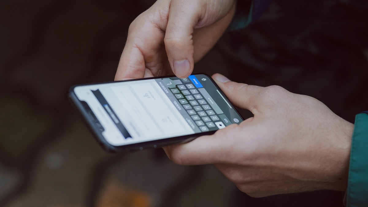 Ten numer warto zapisać w swoim telefonie. Przyda się nieraz