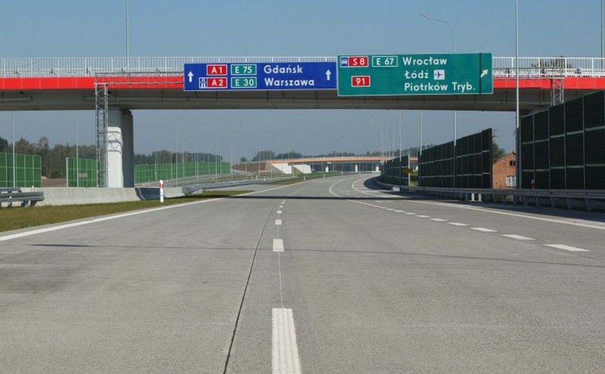 Kibole Wisły na autostradzie A1 zaatakowali policjantów, bo pomylili ich z... kibicami innej drużyny
