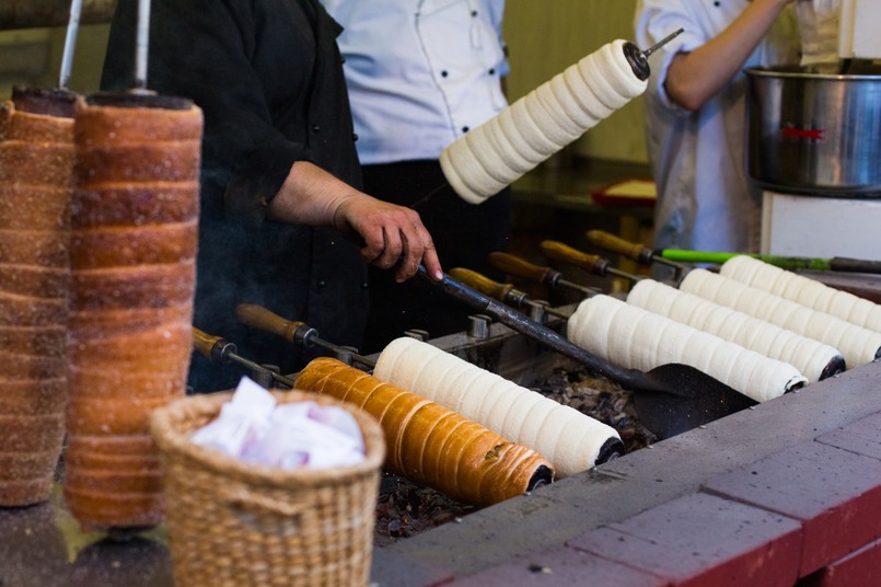 Budapest,-,Hungary,-,April,20,,2019:,Trdelnik,trdlo,Or,Kurtosh