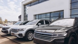 wyprzedają auta za bezcen. ceny zaczynają się od… 1 tysiąca złotych