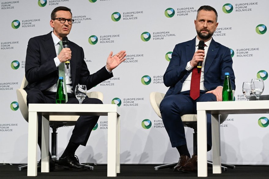 Mateusz Morawiecki i Władysław Kosiniak-Kamysz podczas debaty "Bezpieczna Polska". Jasionka, 01.04.2026 r.