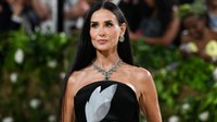 A 61 éves Demi Moore bevállalta a meztelenruhát, és tarolt
