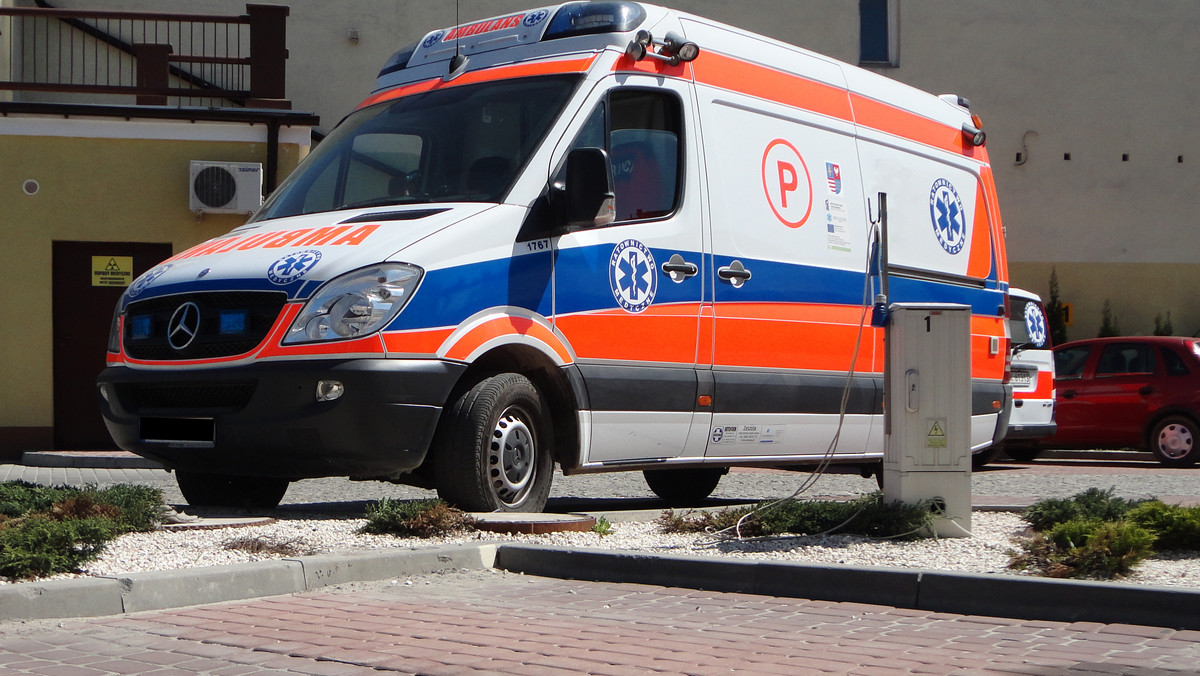 Dwóch mężczyzn zostało porażonych prądem w stacji transformatorowej w pobliżu Ronda Ofiar Katynia. Jak informuje Krakowskie Pogotowie Ratunkowe, obaj trafili do szpitala.