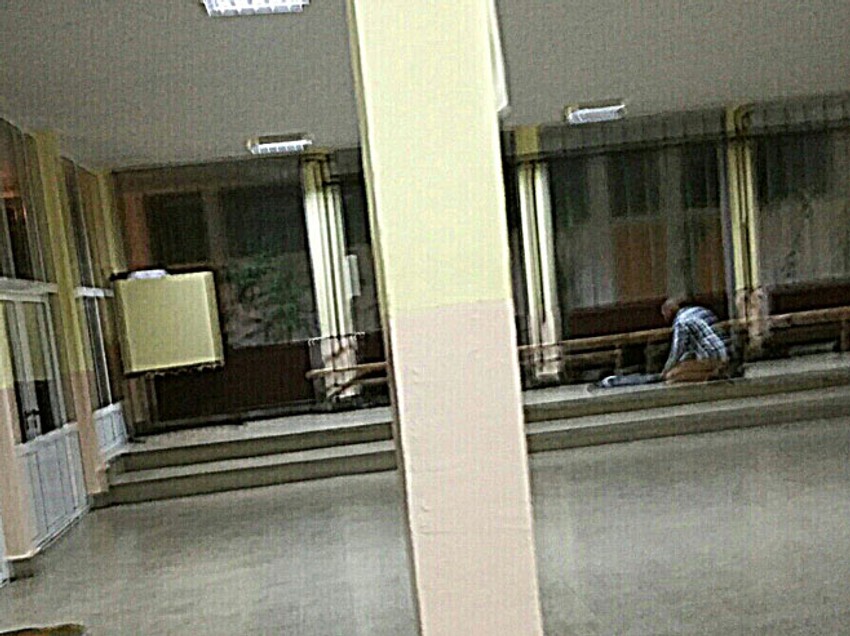 Klanjanje na biračkom mestu