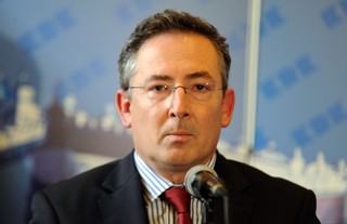 Sienkiewicz ustawił konkurs w MSW. Trzeba było go anulować