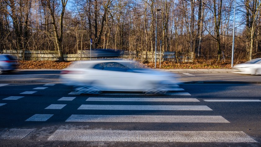 Koszmar na pasach. Auto potrąciło 16-latkę