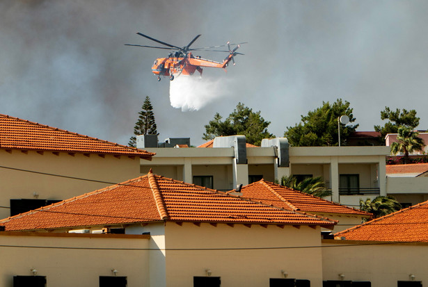 Pożar na Rodos. Przed żywiołem musiało uciekać ponad 30 tysięcy osób