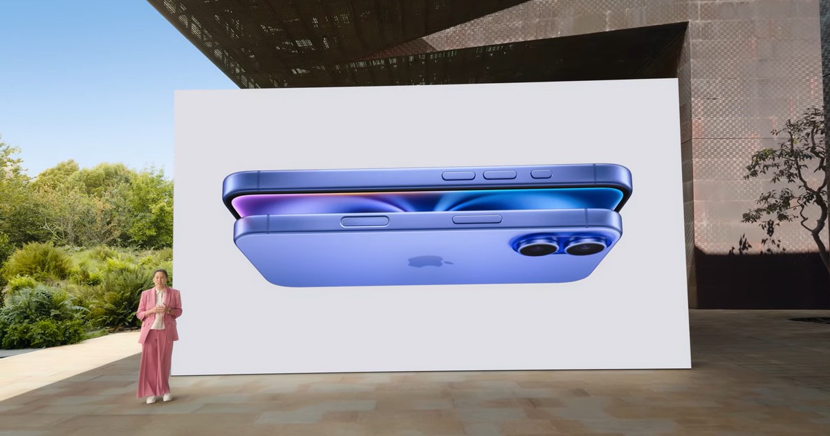 Appleに革命はなかった。新しいiPhoneは折りたためません