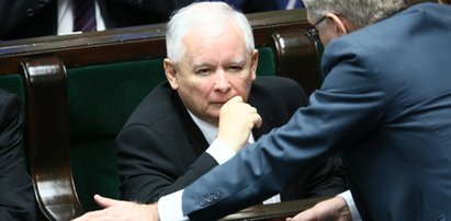 PiS zgłosił nowy projekt podwyżek dla władzy. I znowu go wycofał!