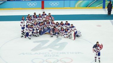 dyrektor fbi w szatni amerykańskich hokeistów. służbową podróż wykorzystał do celów rozrywkowych