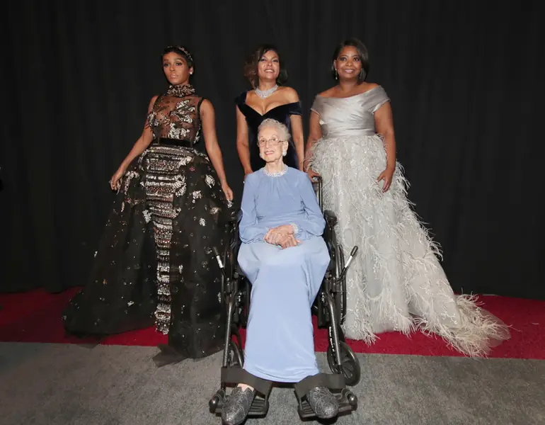 Katherine Johnson z aktorkami z filmu &quot;Ukryte działania&quot; / Christopher Polk / Getty Images