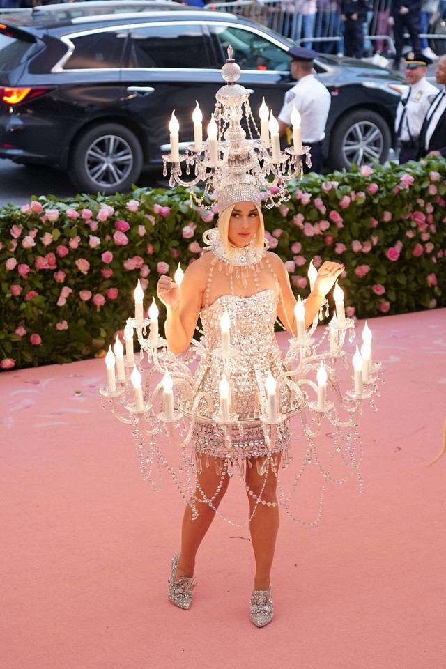 MET Gala 2019: Katy Perry jako świecący żyrandol