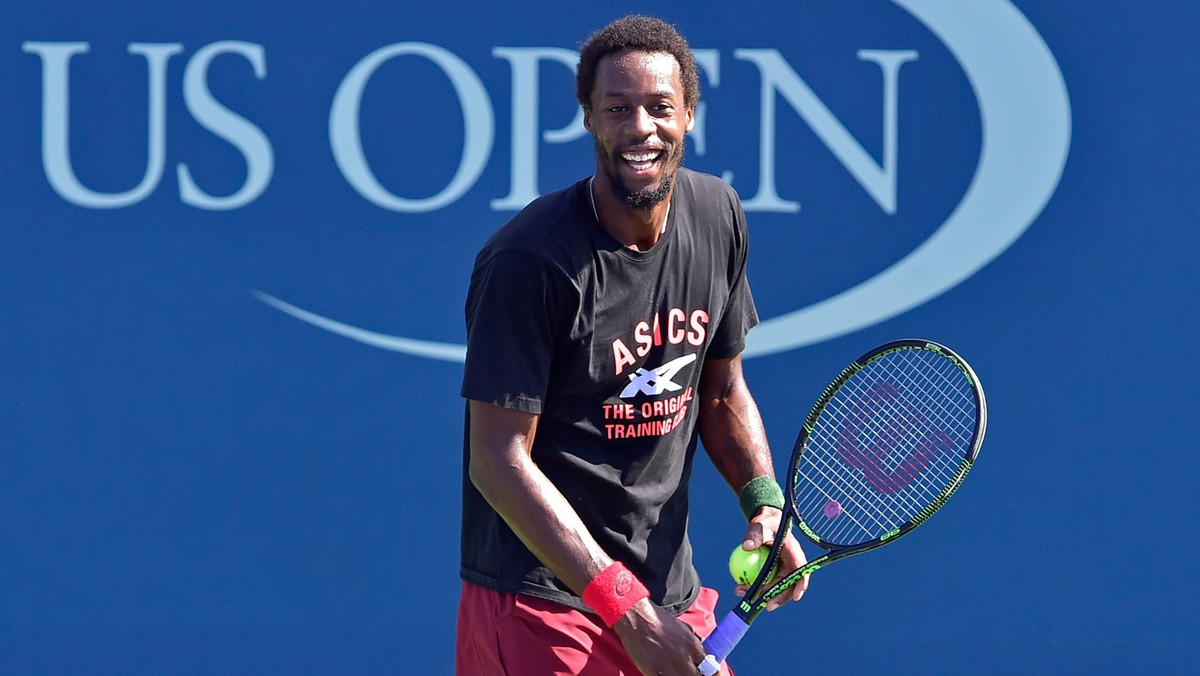 Po porażkach Richarda Gasqueta, Juliena Benneteau i Stephane'a Roberta honor Francuzów obronili w poniedziałek Gael Monfils, Jo-Wilfried Tsonga, Lucas Pouille i Benoit Paire. Monfils, rozstawiony w US Open z numerem dziesięć, pokonał 6:4, 6:2, 7:6(2) Luksemburczyka Gillesa Mullera.