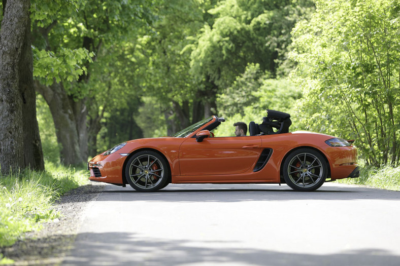 Porsche 718 Boxster S - mniej cylindrów, więcej mocy