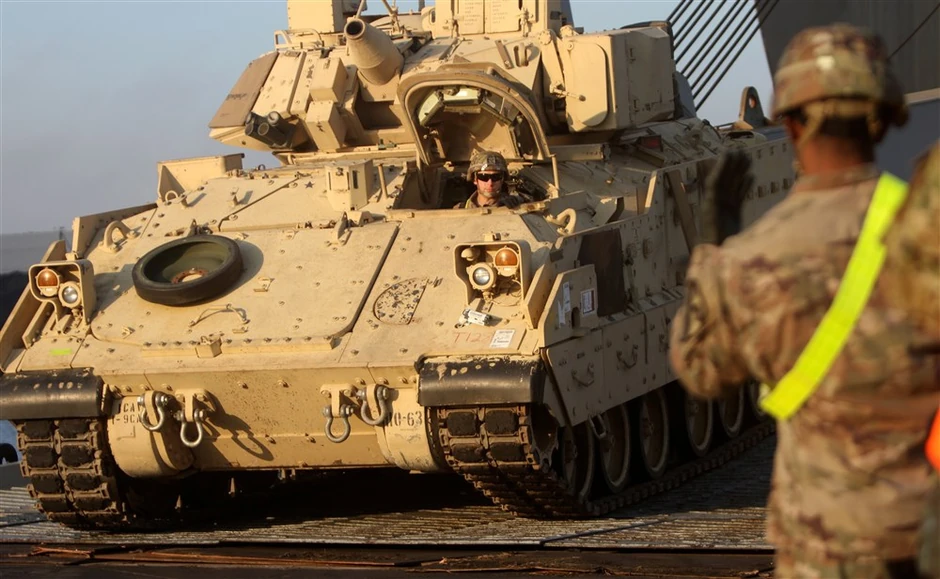 Oklopno borbeno vozilo "bredli" M3 u Rigi, Letonija, u oktobru 2019.