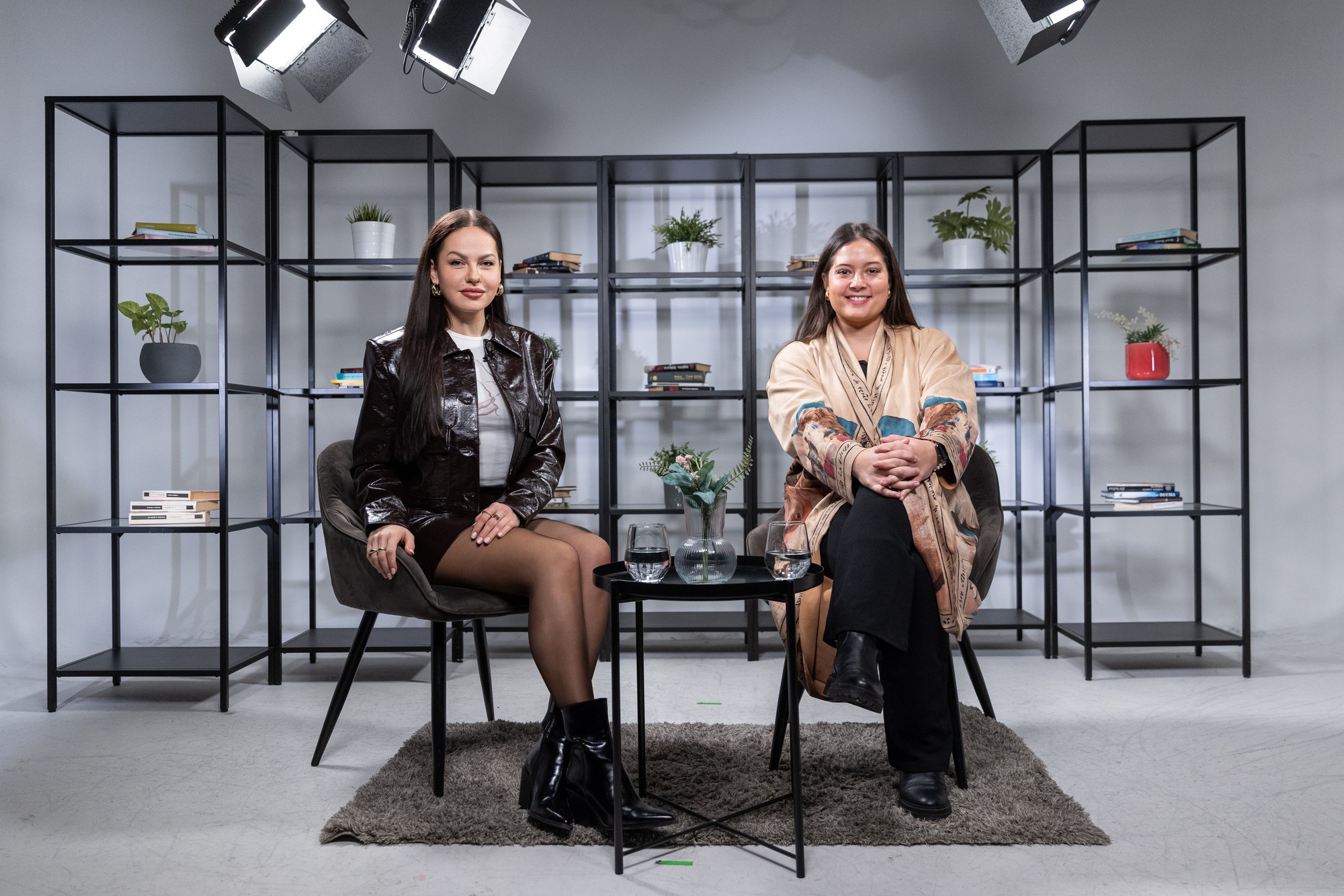 Speváčka Lina Mayer a Teri Čikoš.