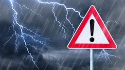 niższe temperatury i burze w całym kraju. prognoza pogody na niedzielę, 13 lipca