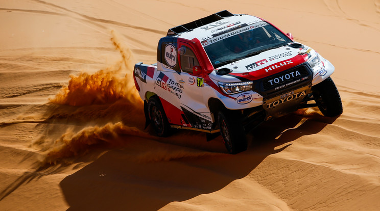 A kétszeres Forma–1-es világbajnok Fernando Alonso az első Dakar-raliján vesz részt